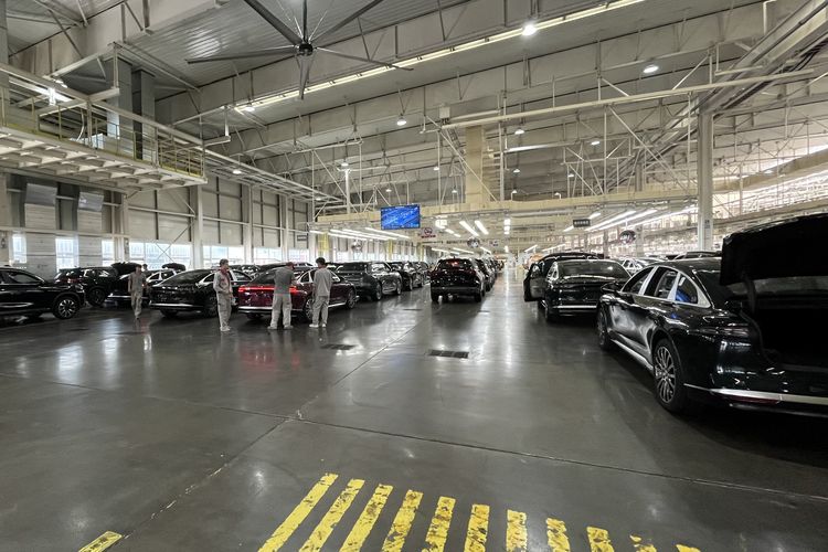 Berkunjung langsung ke pabrik Chery di Wuhu, China.