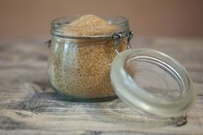 5 Cara Atasi Brown Sugar yang Menggumpal, Gunakan Sepotong Roti