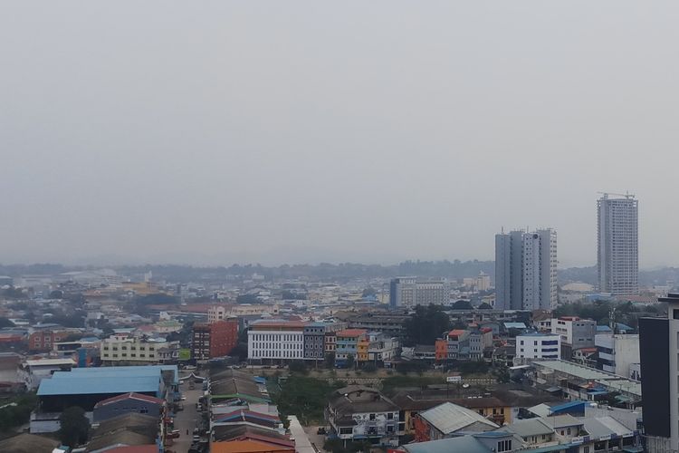 Badan Meteorologi, Klimatologi dan Geofisika (BMKG) Kantor Bandara Hang Nadim, Batam, Kepulauan Riau (Kepri) memaparkan untuk saat ini berdasarkan pengukuran kualitas udara yang dilakukan BMKG bersama Dinas Kesehatan Batam, Indeks Standar Pencemaran Udara (ISPU) Batam masuk kategori sedang