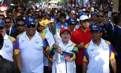 Menko PMK Menjadi Pembawa Api Obor Ke-20 Asian Games 2018
