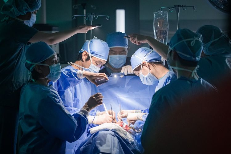 Drama Korea Dr. Romantic 3 melibatkan sejumlah dokter untuk menjadi konsultan dalam proses produksi.