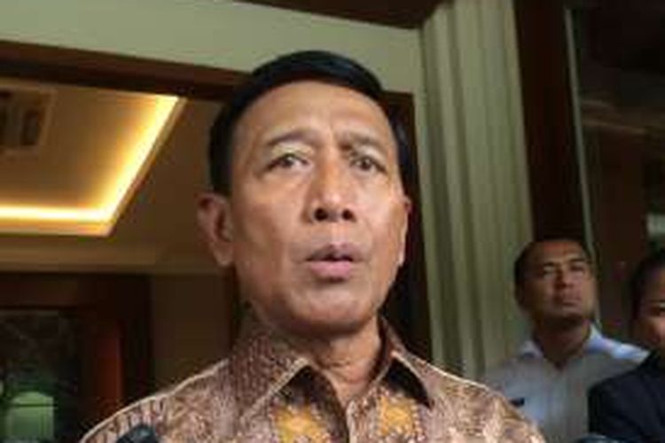 Menteri Koordinator Bidang Politik, Hukum, dan Keamanan, Wiranto di Kantor Kemenko Polhukam, Jakarta, Selasa (1/11/2016).