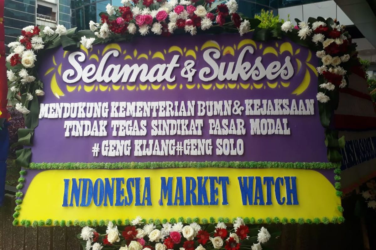 Menteri BUMN Erick Thohir, Kamis, (16/1/2020) mendapat kiriman karangan bunga dari nasabah dan sejumlah kelompok masyarakat yang mendukung penyelesaian kasus Jiwasaraya. 