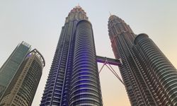Menara Petronas Punya Jembatan di Ketinggian, Ini Alasan di Baliknya