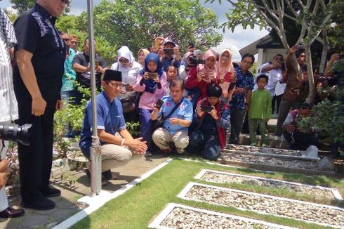 Di Yogya, Sandiaga Ziarah ke Makam Pendiri Muhammadiyah KH Ahmad Dahlan