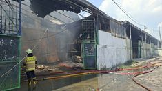Setelah 21 Jam, Kebakaran Pergudangan Miami Jakbar Akhirnya Padam Sepenuhnya