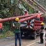PLN Perbaiki Jaringan Listrik yang Rusak akibat Cuaca Ekstrem di Seram Barat