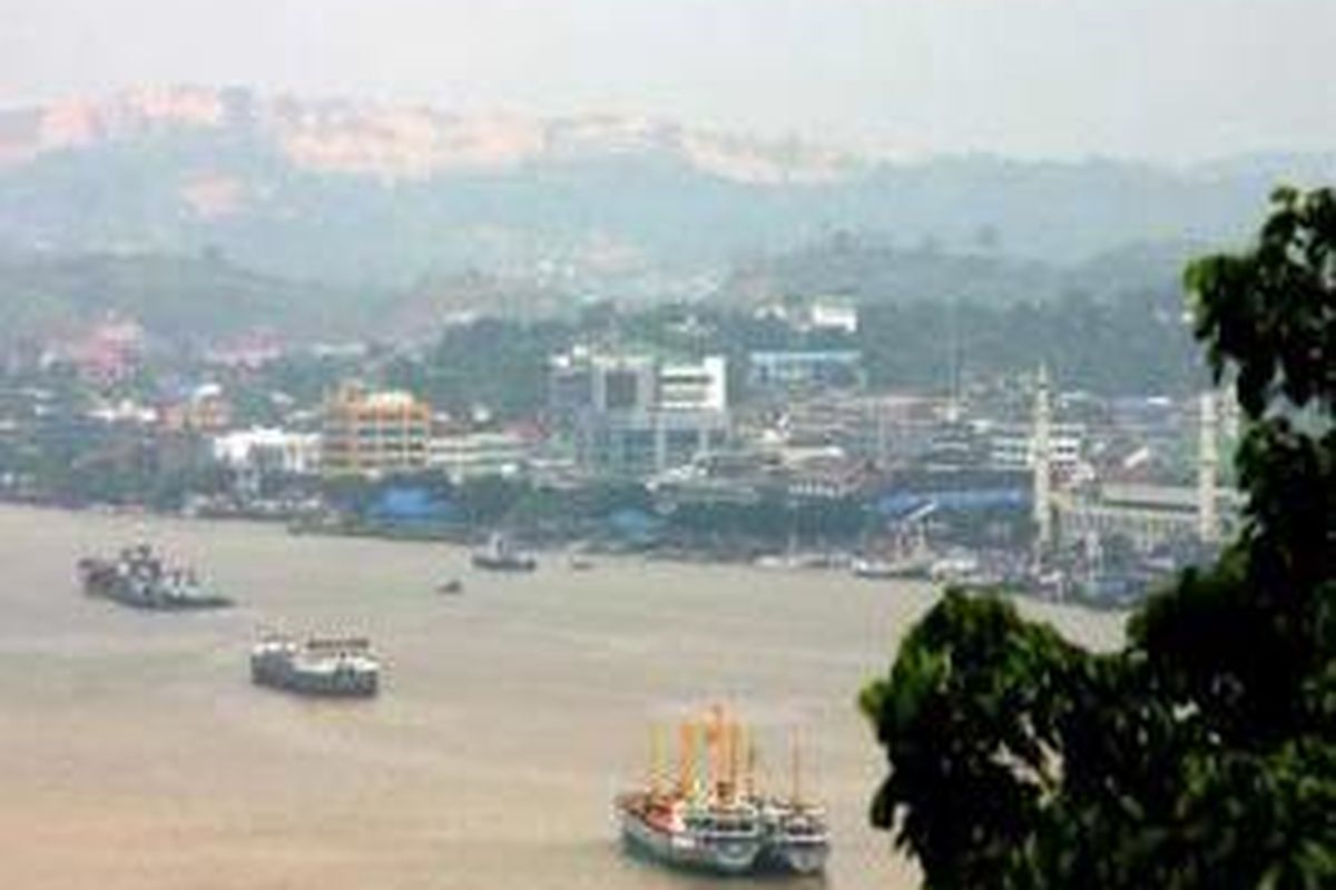 Sungai Mahakam yang membelah kota Samarinda