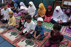 Kisah Perjuangan Sadek Ali Menyekolahkan Ratusan Anak Rohingya