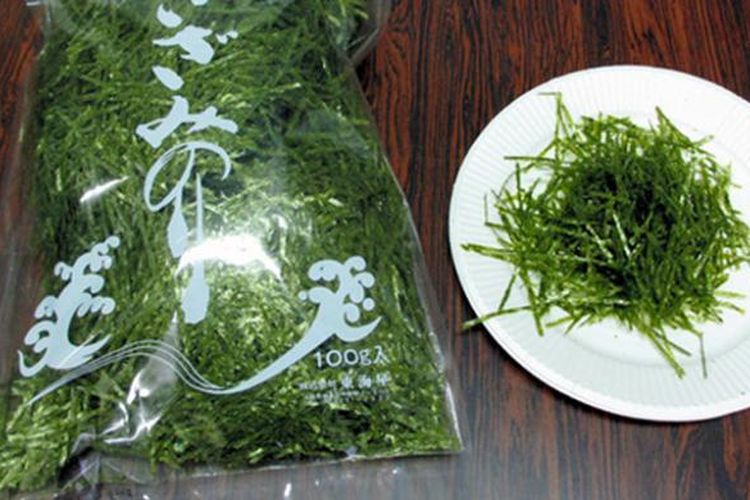 “Nori”, rumput laut kering yang diduga menjadi penyebab wabah keracunan di sekolah-sekolah di Tachikawa, Tokyo.  