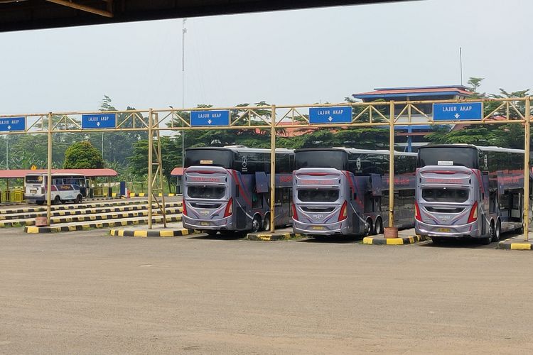 Terminal Jatijajar Depok saat musim mudik Lebaran 2024