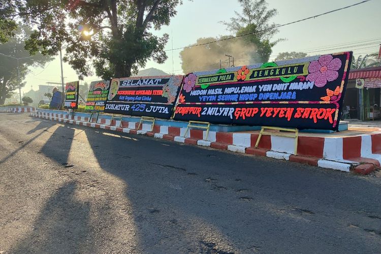 Bandar Investasi Bodong Diringkus Polisi, Mapolda Bengkulu Banjir Papan Bunga