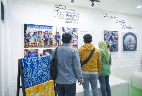 Potret Perjuangan Perempuan Hiasi Stasiun MRT Bundaran HI lewat Pameran Foto PNM