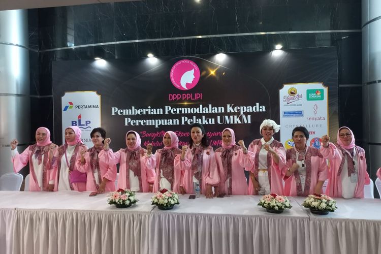 Konferensi Pers PPLIPI Berikan Bantuan Permodalan ke 400 Perempuan Pelaku UMKM di Convention Center SMESCO Building, Kamis (18/8/2022).