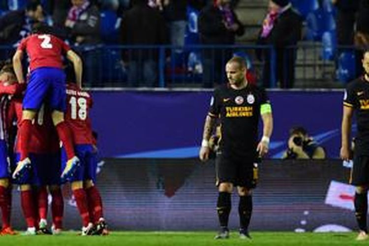 Atletico Madrid menang 2-0 atas Galatasaray di Stadion Vicente Calderon, Rabu (25/11/2015). 