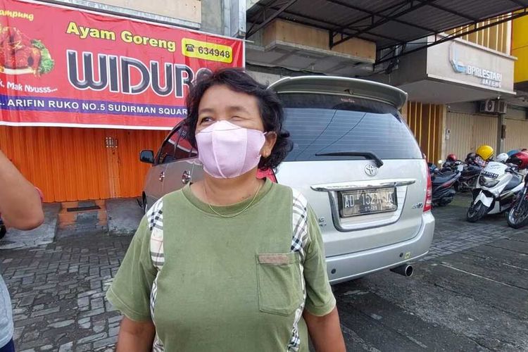 Kesaksian warga, Boni (52), mengaku pertama kali menemukan benda mencurigakan di kawasan Balai Kota Solo, Jalan Arifin, Kota Solo, Jawa Tengah, Rabu (30/3/2022).