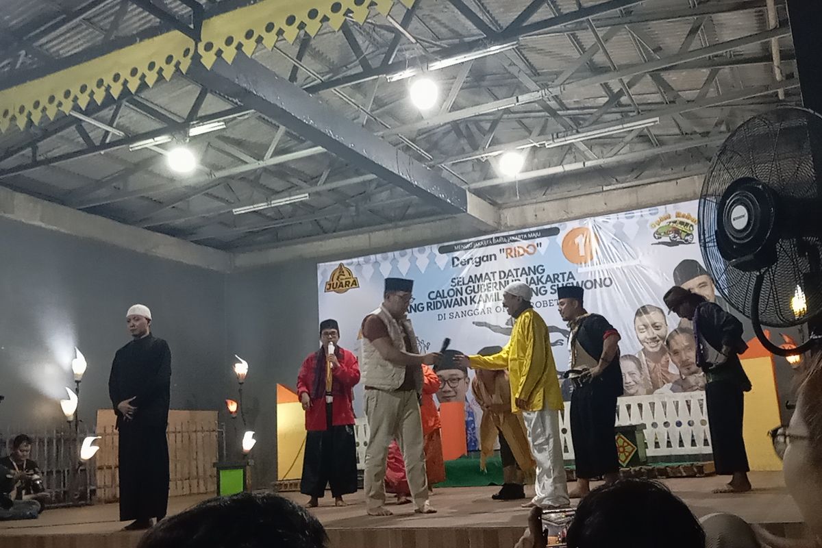 Ikut Main Lenong di Jaktim, Ridwan Kamil Tiba-tiba Beri Uang Saat Adegan Tagih Utang