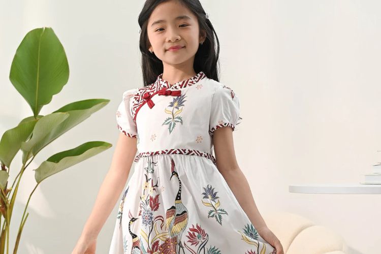 Cheongsam anak perempuan dari Nuansa Batik.