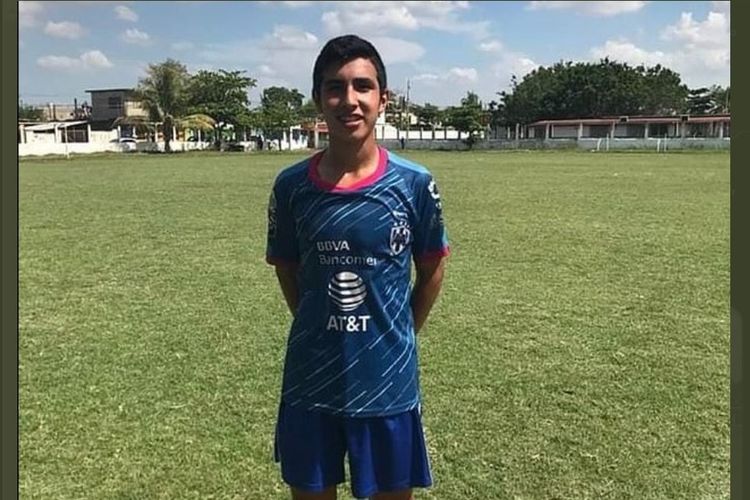 Pesepak bola muda Meksiko, Alexander Martinez, tewas setelah ditembak polisi setempat.