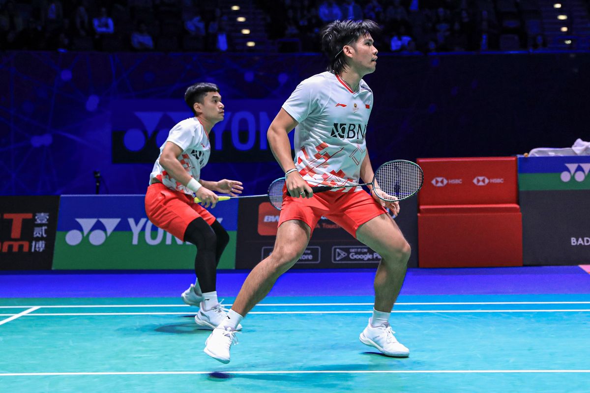 Ganda putra Indonesia, Leo Rolly Carnando/Daniel Marthin, saat beraksi melawan wakil China, Liang Wei Kang/Wang Chang, dalam perempat final All England Open 2023 di Utilita Arena Birmingham, Inggris, pada Jumat (17/3/2023).