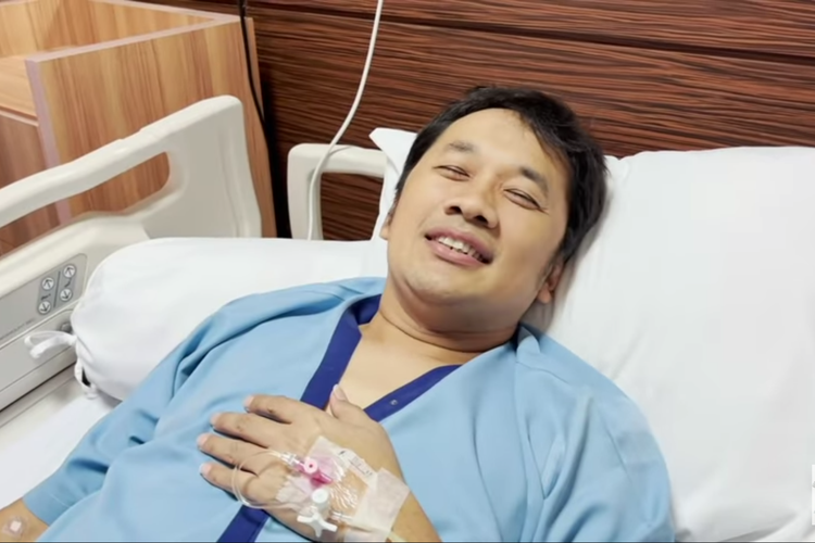 Tangkapan layar video sutradara Hanung Bramantyo malam sebelum menjalani operasi saraf terjepit.