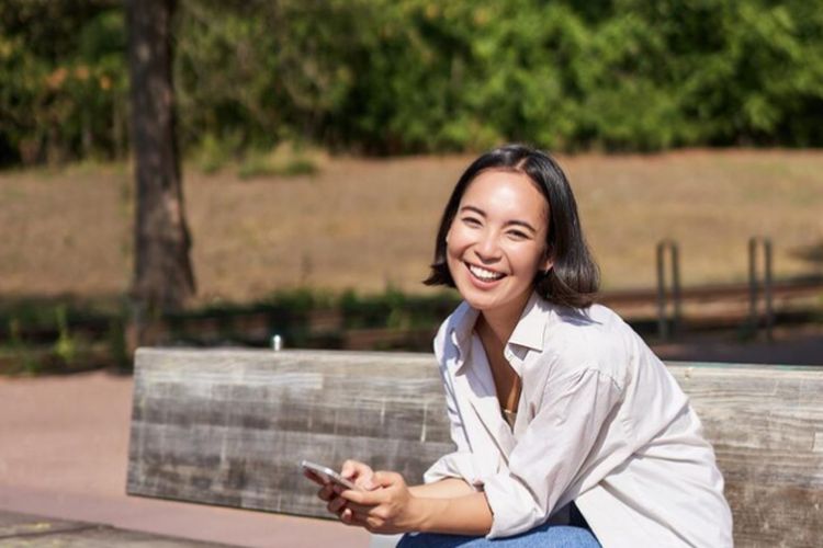 Bukan sekadar ceria! Sains ungkap 7 ciri pemilik energi positif. Cek rahasia Relational Energy di sini.