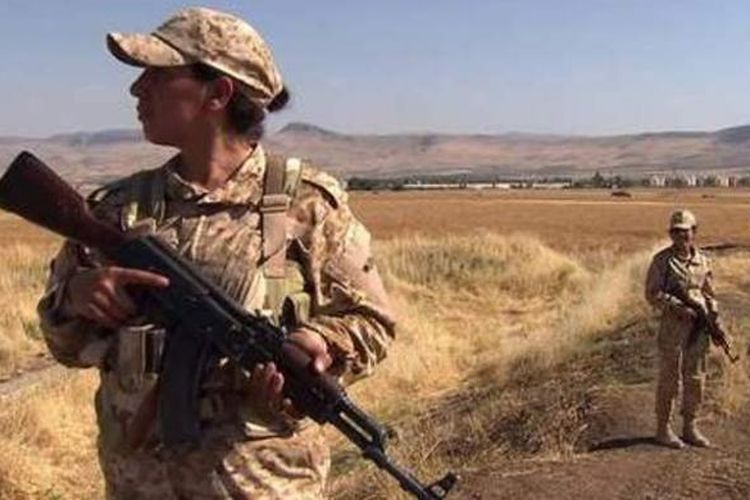 Pasukan elite perempuan Kurdi, sedang berlatih di wilayah pegunungan Kurdistan dan menyatakan siap untuk memerangi kelompok militan jika diperlukan.