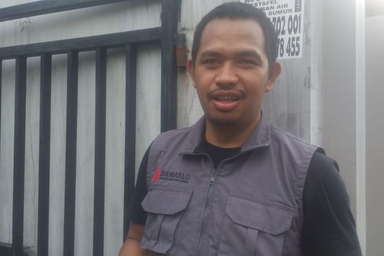 Ketua Bawaslu Makassar Nursari saat diwawancara beberapa waktu lalu. 