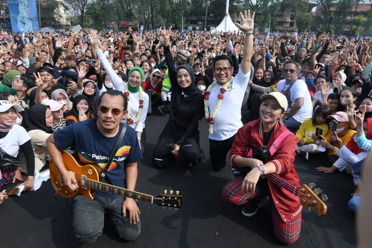 Band KotaK dalam konser kebangsaan yang digelar di alun-alun Kota Tangerang, Banten.