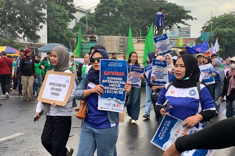 Tak Cuma Upah, Kesejahteraan Buruh Bisa Naik Lewat Ini