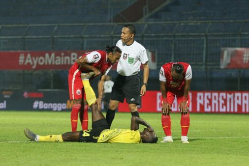 Persija Vs Barito - 2 Pemain Cedera, Babak Pertama Berakhir 0-0