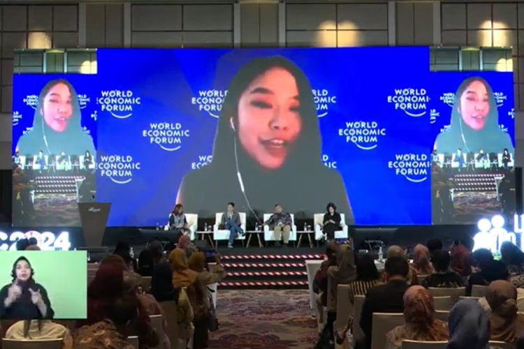 Insight and Data Lead, World Economic Forum, Zhuorong Ricky Li menyampaikan paparan secara daring pada acara SDGs Annual Conference (SAC) 2024 di Jakarta, Selasa (8/10/2024).
