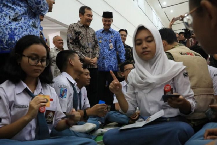 Sebanyak 367 sekolah di Jawa Tengah berminat menerapkan kurikulum antikorupsi.