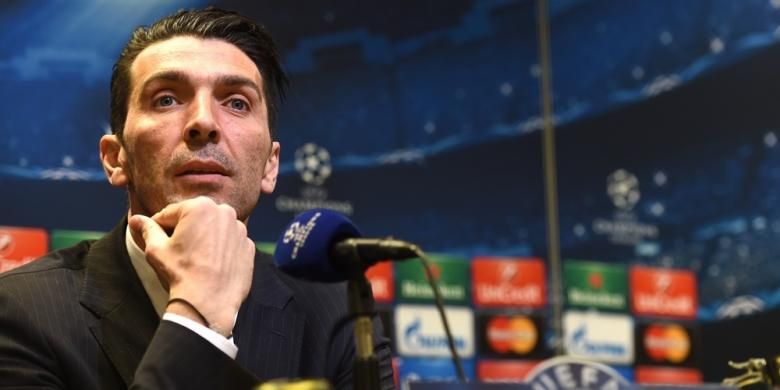 Kapten Juventus, Gianluigi Buffon, hadir dalam konferensi pers jelang laga kontra Borussia Dortmund di leg kedua babak 16-besar Liga Champions, Rabu atau Kamis (19/3/2015) dini hari WIB.