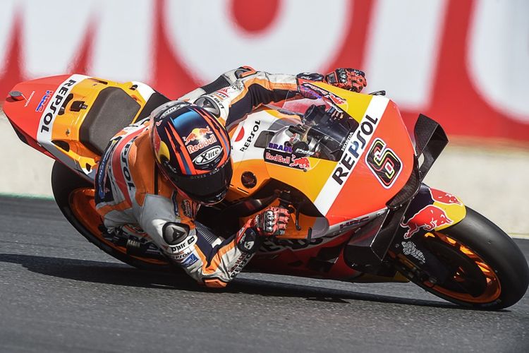 Stefan Bradl saat berlaga di MotoGP LE Mans. (Photo by JEAN-FRANCOIS MONIER / AFP)