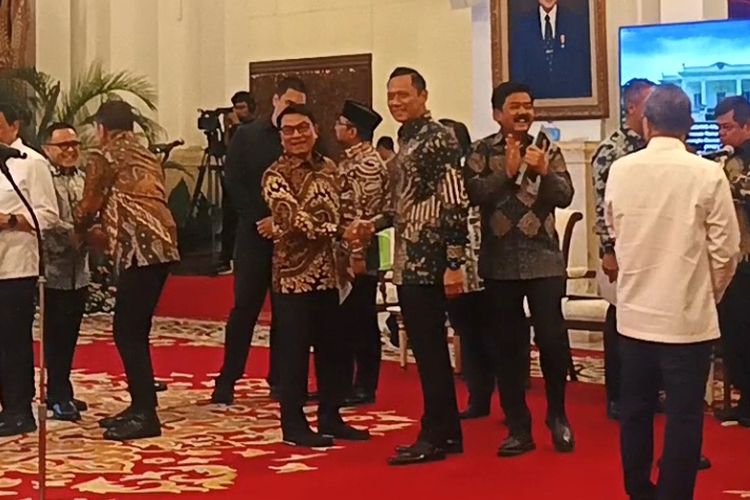 (dino)Momen AHY dan Moeldoko yang Akhirnya Bersalaman Saat Ikuti Sidang Kabinet Jokowi