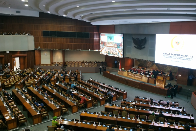 DPR RI menggelar rapat paripurna terakhir masa persidangan I Tahun 2019-2020 di Kompleks Parlemen, Senayan, Jakarta, Senin (30/9/2019). 