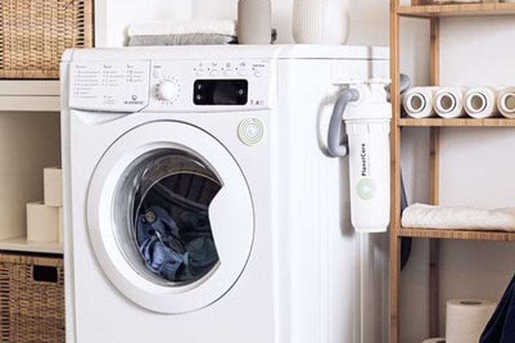 Ilustrasi mesin cuci dan ruang mencuci