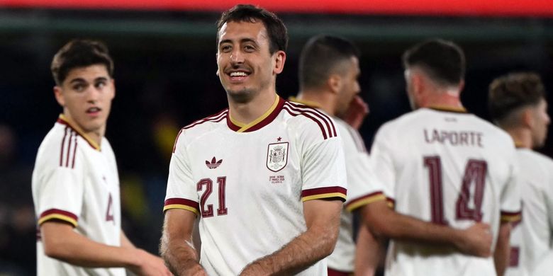 Penyerang timnas Spanyol Mikel Oyarzabal merayakan gol kedua ke gawang Serbia. Hasil Spanyol vs Serbia bergulir di Estadio de la Ceramica, di Villarreal, Spanyol, pada Sabtu dini hari WIB.