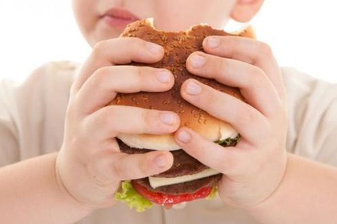 Anak Gemuk Tak Selalu Baik, Kenali Bahaya Obesitas Ini