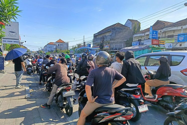 Pasokan Pertamax di Buleleng Anjlok 95 Persen, Antrean SPBU Masih Terjadi