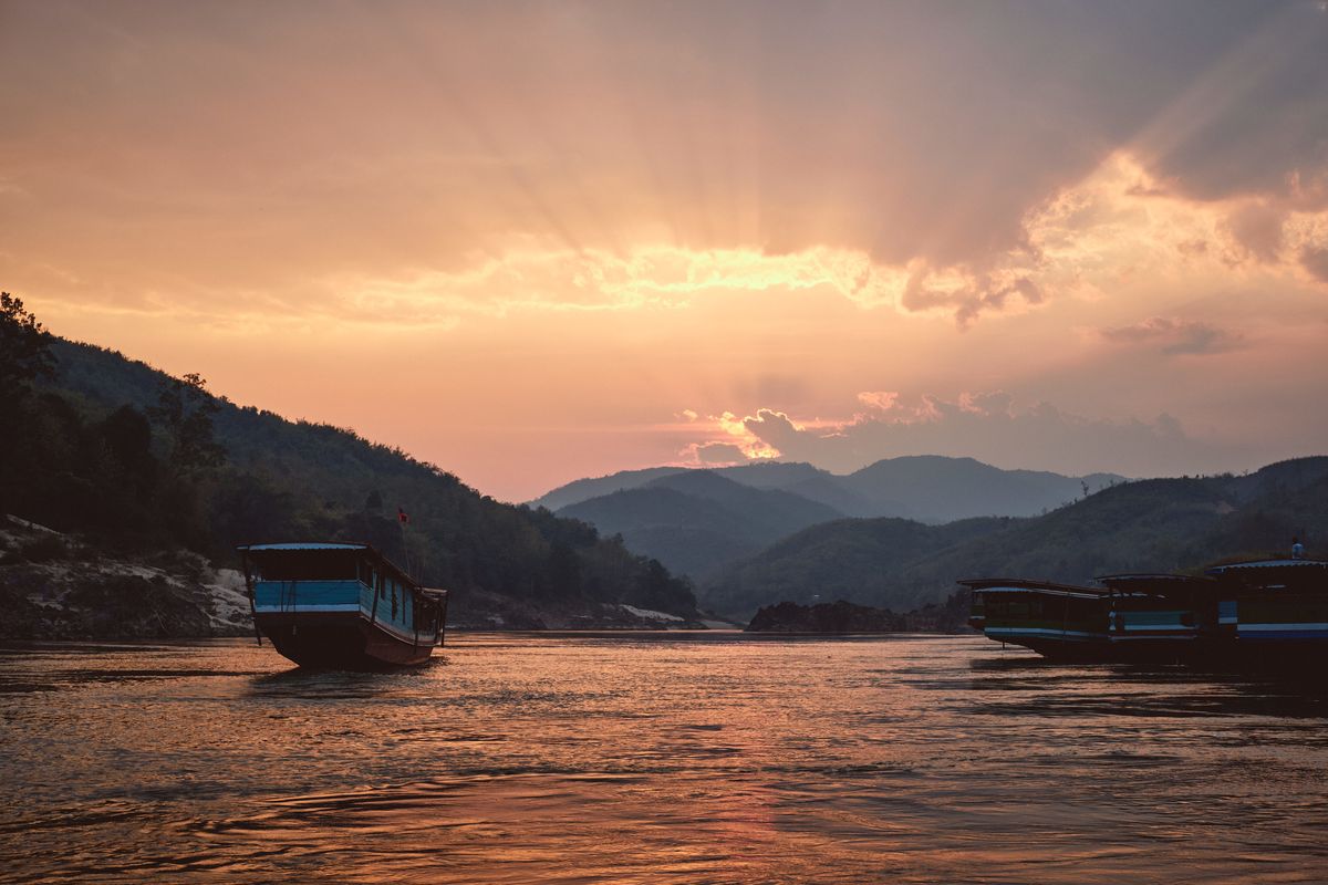 Sungai Mekong dikala senja 