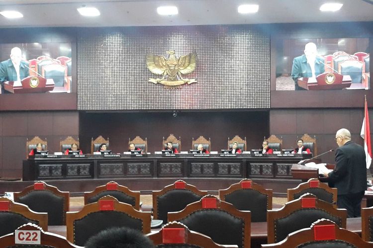 Sidang uji materi Pasal 10 Undang-undang Nomor 39 Tahun 2008 tentang Kementerian Negara, di Mahkamah Konstiusi (MK), Jakarta Pusat, Senin (10/2/2020).