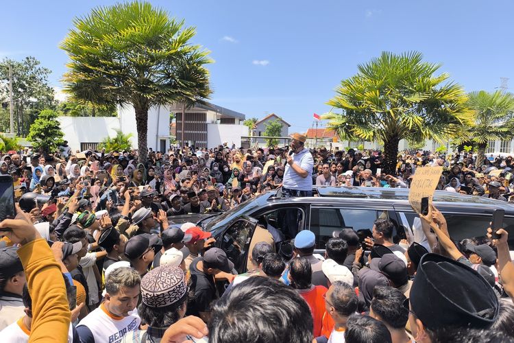 Haji Her Kaget Disambut Banyak Orang di Pamekasan, Bakal Minta Petuah Ulama usai Diperiksa KPK