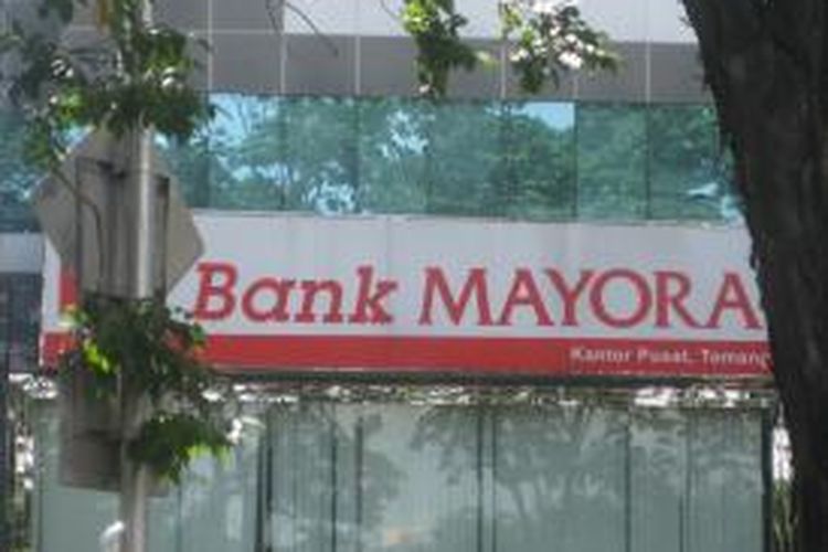 Bank Mayora yang didirikan pada 28 Juli 1993 merupakan bagian dari Grup Mayora. Pada kuartal II 2015, Bank Mayora berencana menjadi Bank Umum Kegiatan Usaha (BUKU) II.  