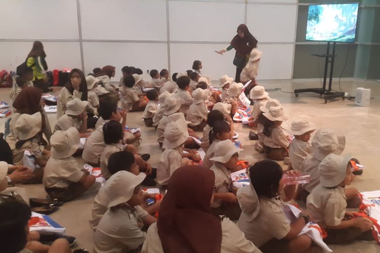 Dalam rangka turut memperingati 74 Tahun Indonesia Merdeka, Direktorat Pembinaan Pendidikan Anak Usia Dini (PAUD) menggelar kegiatan Goes to Museum. Sebanyak 1.000 siswa tersebar di Jakarta, Bogor, Tangerang, dan Bekasi berkunjung ke Museum Nasonal, Rabu (14/8/2019).