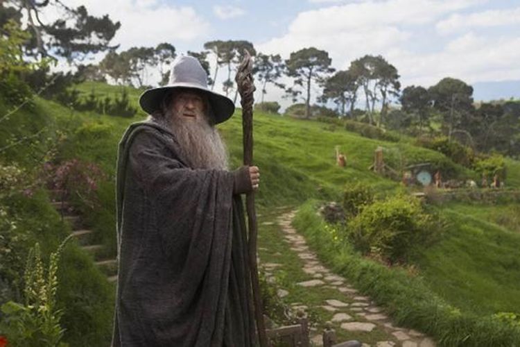 Trilogi The Lord of the Rings dan The Hobbit berdampak besar terhadap pariwisata Selandia Baru. 