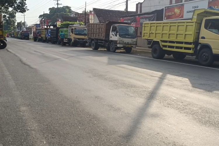Kata Pemkab Lumajang soal Antrean Panjang Solar Subsidi: Pertamina Kurang Armada Pengiriman
