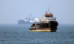 Efek Domino Penutupan Hormuz: Inflasi Meningkat, Mata Uang Melemah