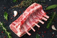 2 Cara Potong Lamb Rack dengan Tepat, Perhatikan Lengkungan Tulang